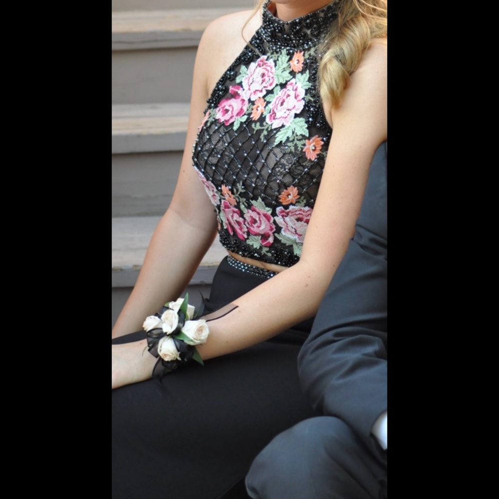 SHERRI HILL 2piece PROM DRESS - Picture 2 of 4